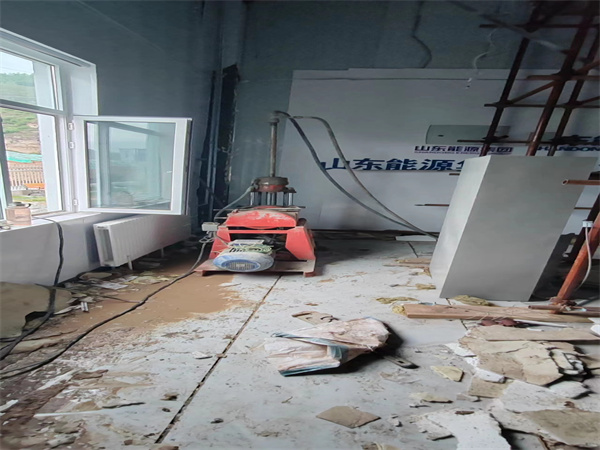 双清地基基础下沉墙体裂缝加固注浆顶升施工